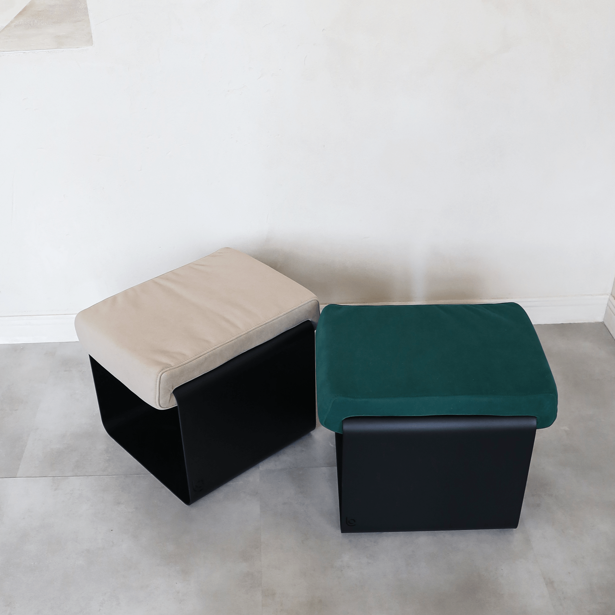 Lofalo Compact Module Metal Seat Minimalist Metal Bench or Pouf for Modern Interiors